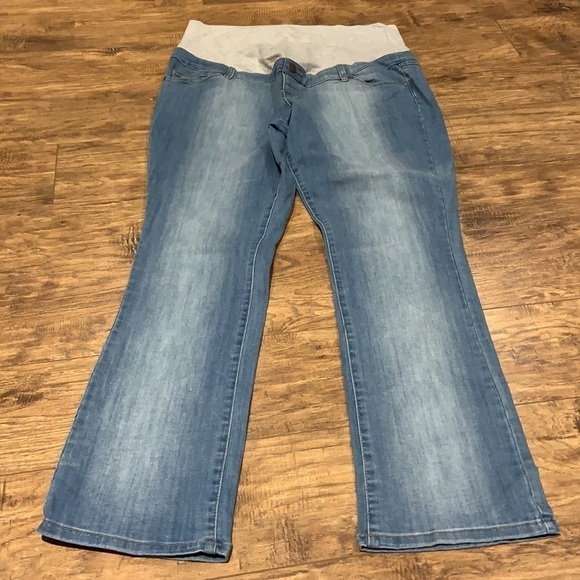 Thyme Maternity medium/light wash jeans size XXL pants with a belly band - Picture 2 of 10